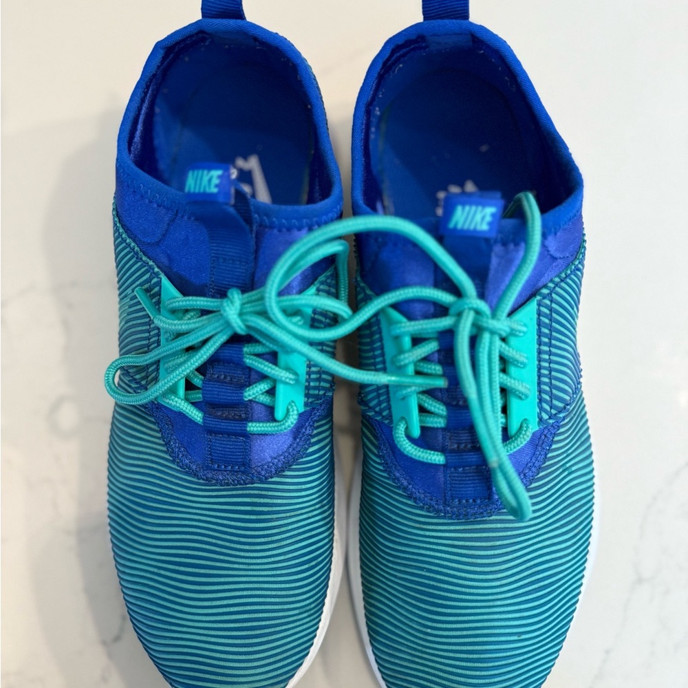 Nike Blue Sneakers Lightweight Breathable Design